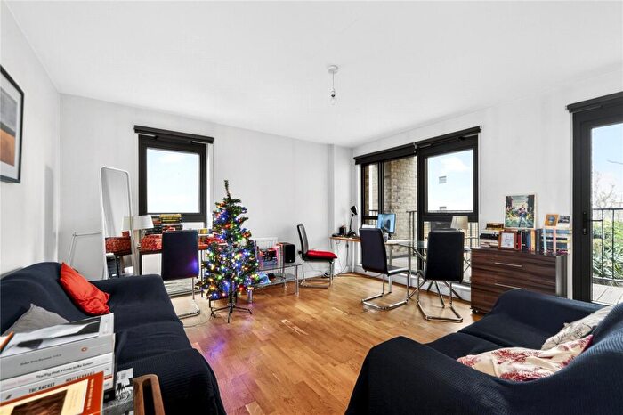 2 Bedroom Apartment To Rent In Green Lanes Walk, London, N4