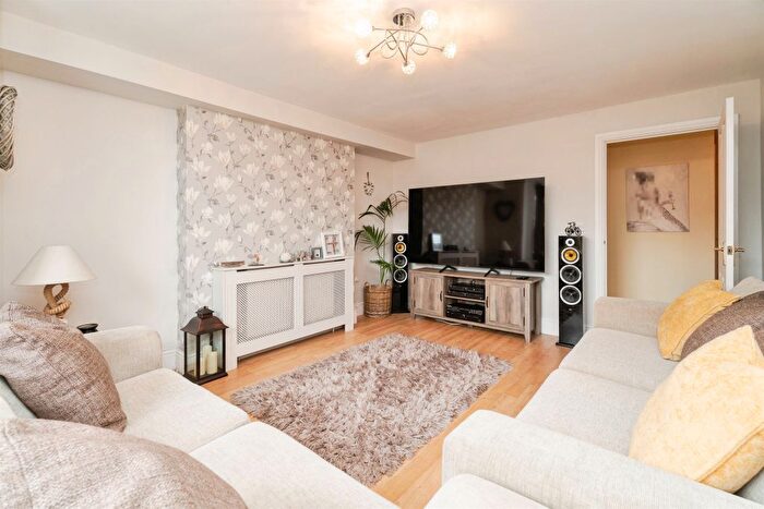 2 Bedroom Flat For Sale In Cabbell Road, Cromer, NR27