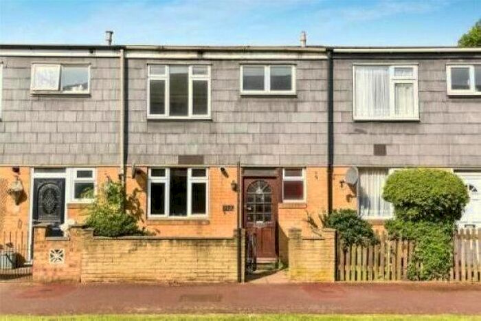3 Bedroom Property To Rent In Brickwood Close, London, SE26