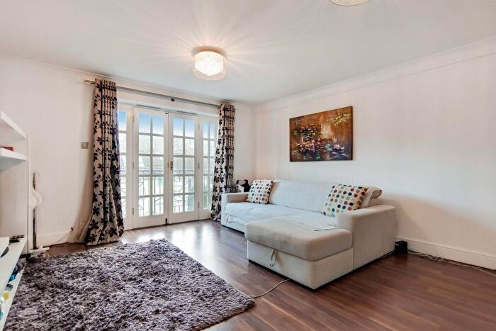 1 Bedroom Flat To Rent In Garnet Street, Wapping, London, E1W