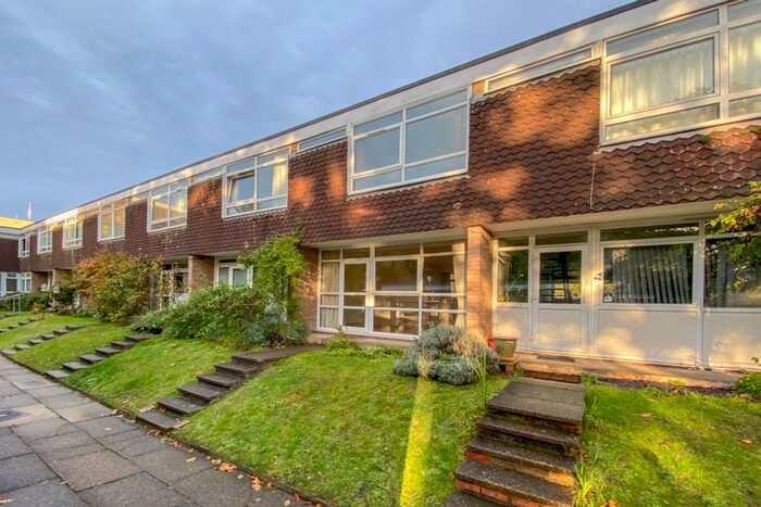 2 Bedroom Detached House To Rent In Hill View Court, Woking, Surrey, GU22