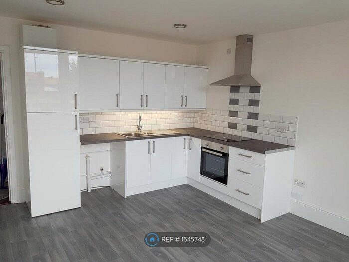 1 Bedroom Flat To Rent In Hamilton Road, Felixstowe, IP11