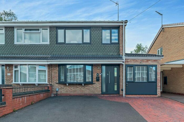 4 Bedroom Property For Sale In Kelvedon Way, Rugeley, WS15