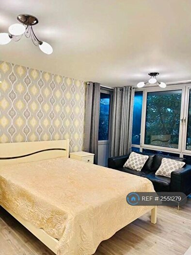 Studio To Rent In Cross Street, Portsmouth, PO1