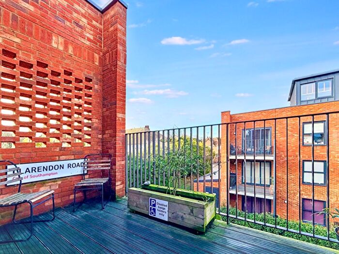 2 Bedroom Flat For Sale In Charles Court, Margate, CT9