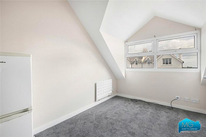 1 Bedroom Apartment To Rent In High Street, High Barnet, Hertfordshire, EN5