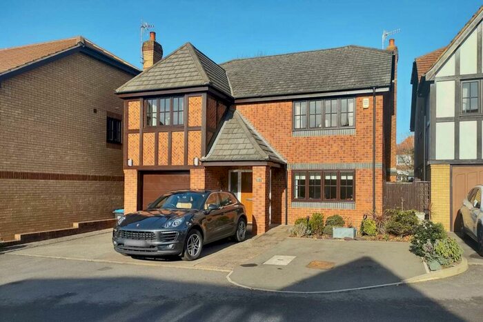 4 Bedroom Detached House To Rent In Walnut Grove, Hemel Hempstead, Unfurnished, Available Now, HP2