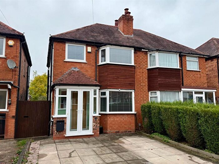 3 Bedroom Semi-Detached House For Sale In Newborough Road, Shirley, Solihull, B90