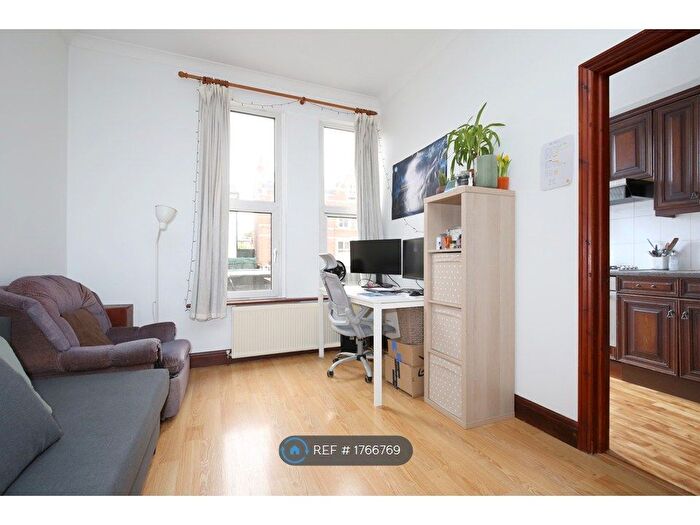 1 Bedroom Flat To Rent In Stroud Green - Finsbury Park, London, N4