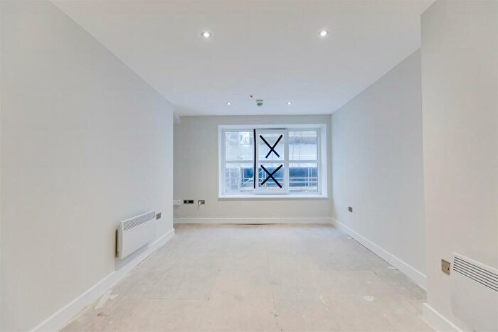 2 Bedroom Apartment To Rent In Bute Street, Cardiff, CF10