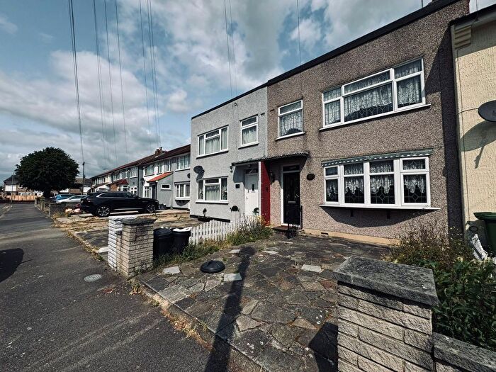 3 Bedroom Terraced House To Rent In Woburn Avenue, Hornchurch, RM12