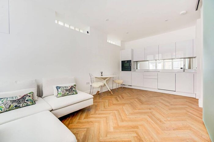 2 Bedroom Mews To Rent In Farnell Mews, Earls Court, London, SW5