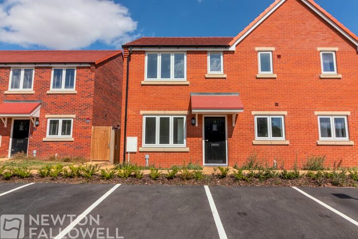 2 Bedroom Semi-Detached House For Sale In Clinton Gardens, Tuxford, NG22