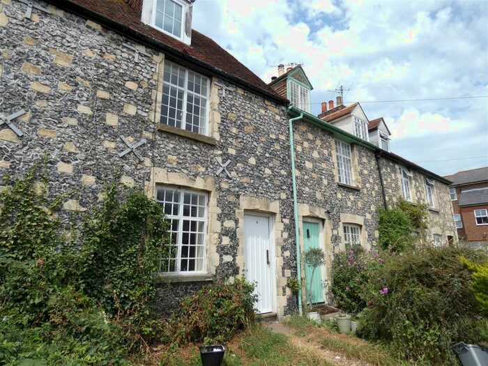 3 Bedroom Terraced House To Rent In Gordon Road, Canterbury CT1