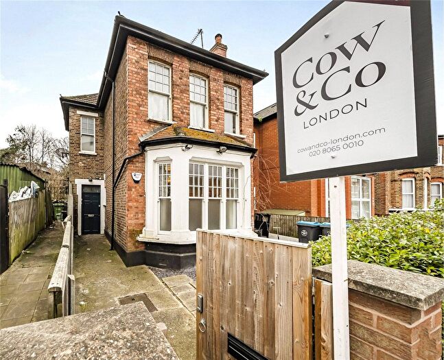 2 Bedroom Flat To Rent In St. Albans Road, London, NW10