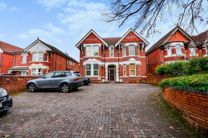 1 Bedroom Flat To Rent In , Portsmouth Road, Woolston, Southampton, Hampshire, SO19