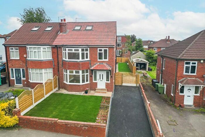 5 Bedroom Semi Detached House For Sale In Moor Allerton Avenue, Moortown, Leeds, LS17