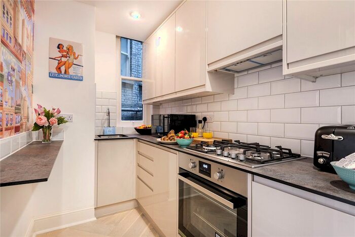 2 Bedroom Flat To Rent In Cathedral Mansions, Vauxhall Bridge Road, Westminster, London, SW1V