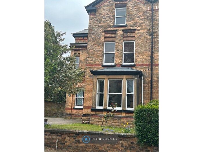 2 Bedroom Flat To Rent In Cromwell Road, Scarborough, YO12