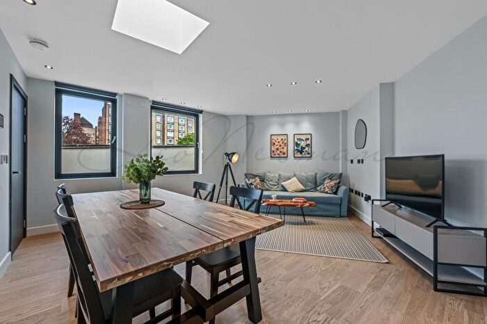 2 Bedroom Town House For Sale In Caversham Road, Kentish Town, NW5