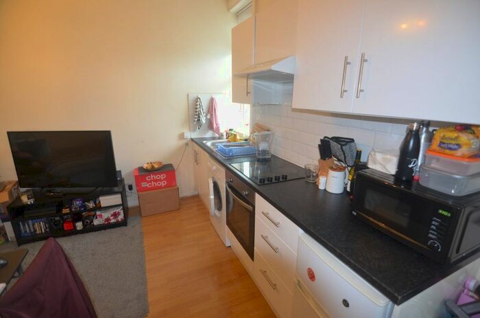 1 Bedroom Terraced House To Rent In High Road Leytonstone, London, E11