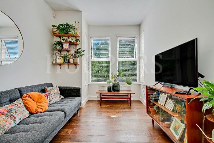 2 Bedroom Flat For Sale In Harley Road, London, NW10