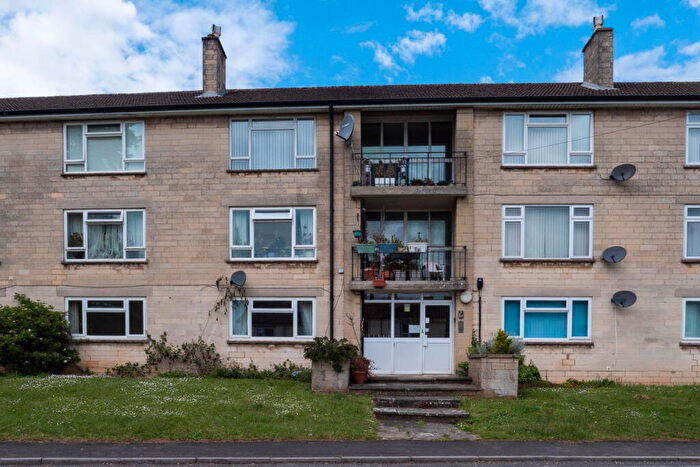 2 Bedroom Flat For Sale In Bankwaters Road, Corsham, SN13