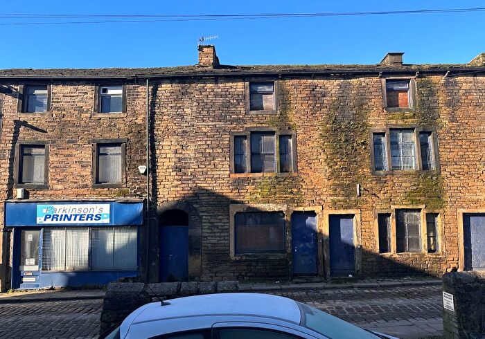 4 Bedroom Terraced House For Sale In Chapel Lane, Keighley, Bradford, BD21