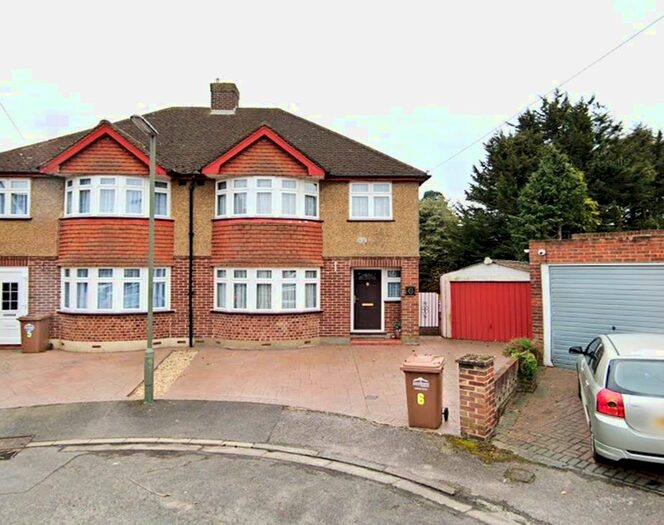 3 Bedroom Semi-Detached House To Rent In Heath Close, Stanwell, Staines TW19