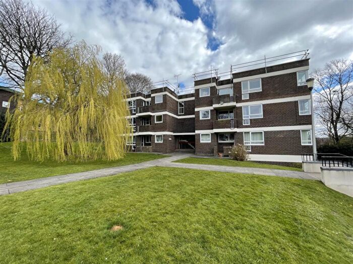 2 Bedroom Apartment For Sale In Newton Park Court, Chapel Allerton, Leeds, LS7