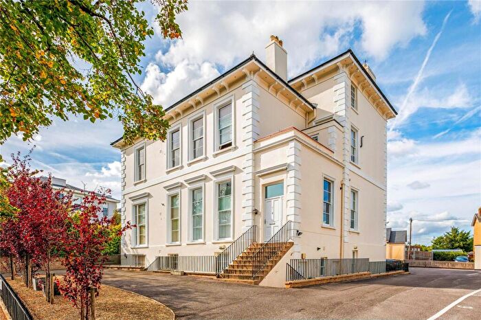 2 Bedroom Apartment For Sale In Parabola Road, Cheltenham, Gloucestershire, GL50