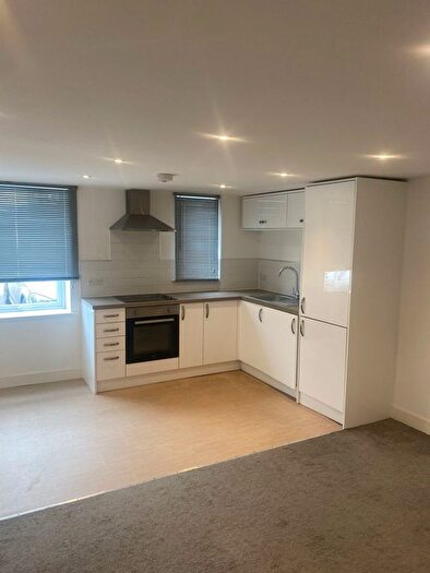2 Bedroom Flat To Rent In Lower Hanham Road, Bristol, BS15