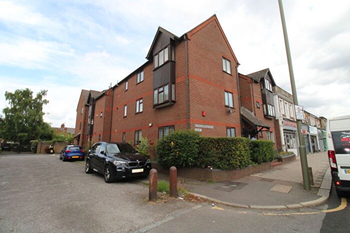 2 Bedroom Flat To Rent In Cricklewood Lane, London, NW2