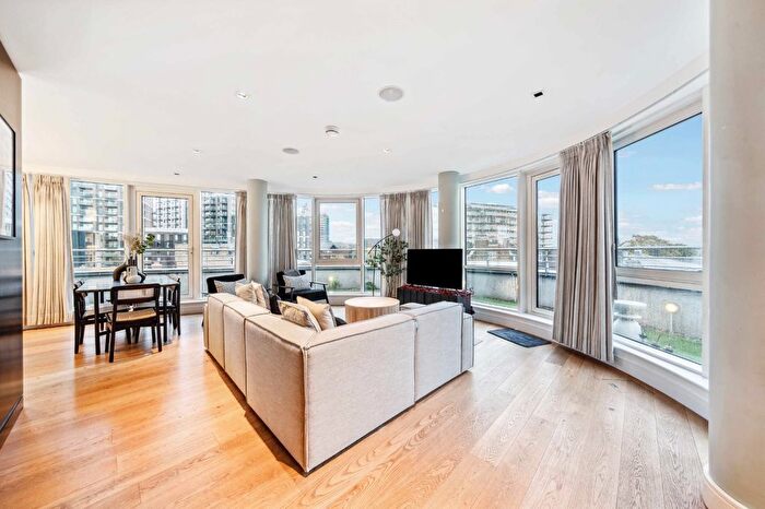 3 Bedroom Flat To Rent In Kew Bridge Road, Brentford, TW8