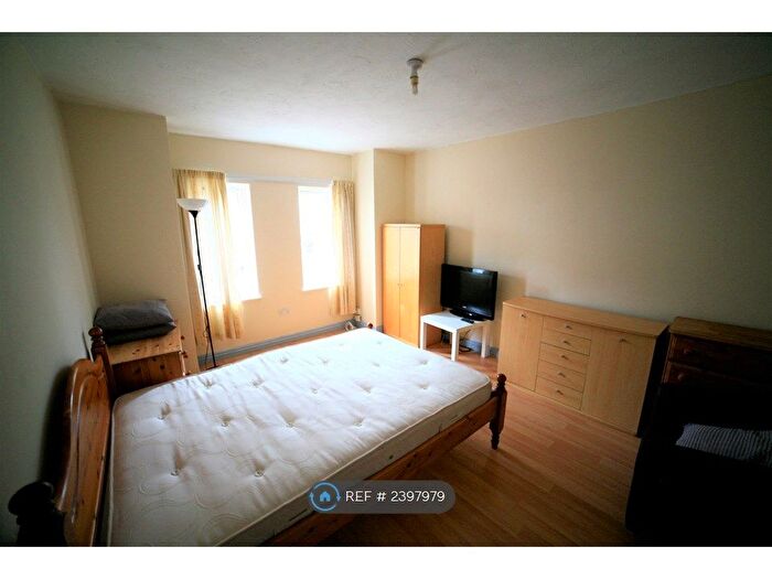 4 Bedroom Terraced House To Rent In Beachgrove Road, Bristol, BS16