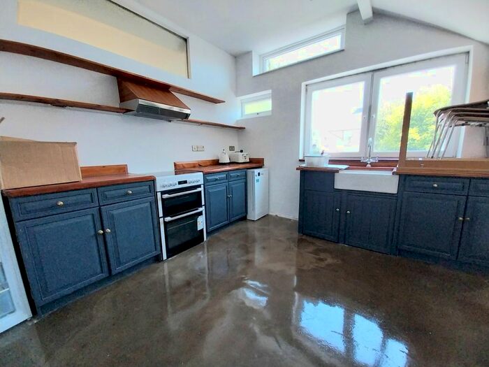 3 Bedroom Maisonette To Rent In Wyndham Crescent, Canton, Cardiff, CF11