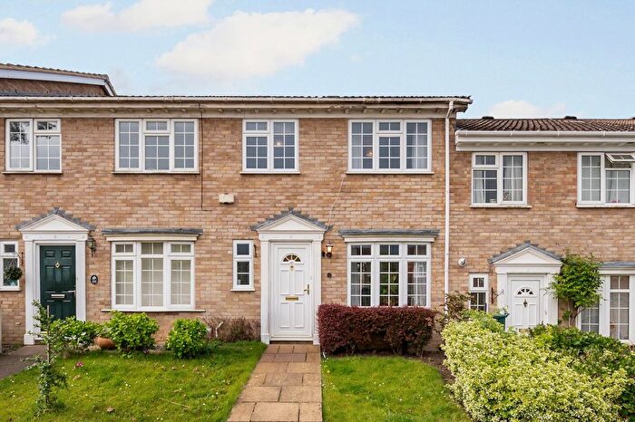 3 Bedroom Terraced House For Sale In Hillcrest, Weybridge, KT13