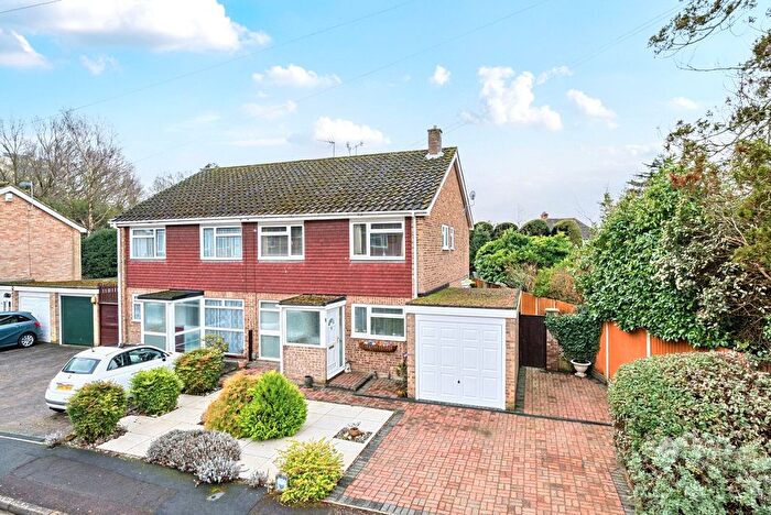 4 Bedroom Semi Detached House For Sale In Graylands Close, Horsell, GU21