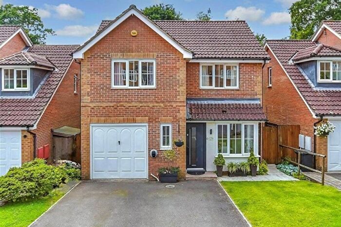 4 Bedroom Detached House To Rent In Lincoln Way, Crowborough, TN6