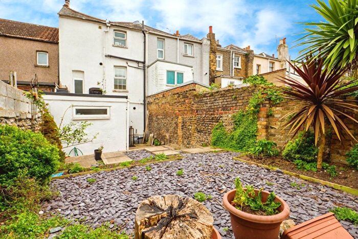 2 Bedroom Flat For Sale In Hardres Street, Ramsgate, Kent, CT11