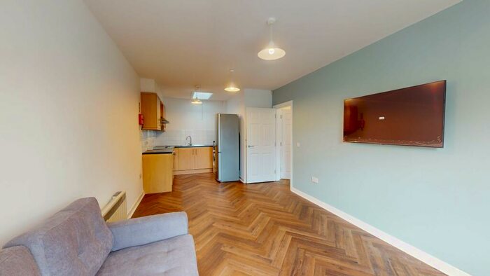 2 Bedroom Flat To Rent In St Michaels Lane, Woodhouse, Headingley, LS6