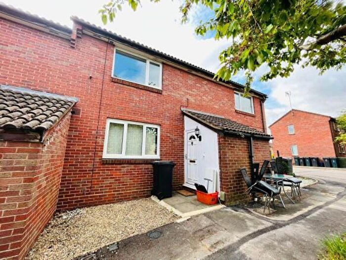 1 Bedroom Semi-Detached House To Rent In Thornford Drive, Swindon, SN5