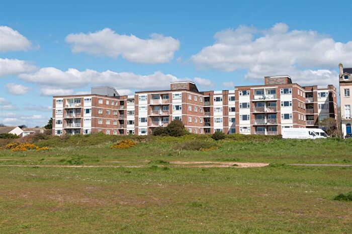 2 Bedroom Flat To Rent In Sea Front, Hayling Island, PO11