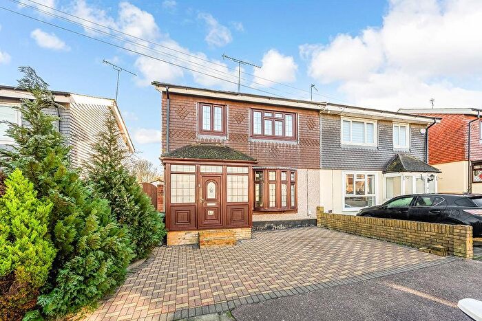 3 Bedroom Semi Detached House To Rent In Hatfields, Loughton, IG10