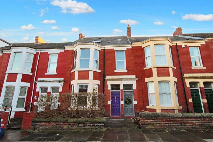 2 Bedroom Flat For Sale In Tosson Terrace, Heaton, Newcastle Upon Tyne, NE6