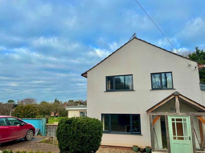 4 Bedroom Semi-Detached House To Rent In The Avenue, Exton, Exeter, EX3