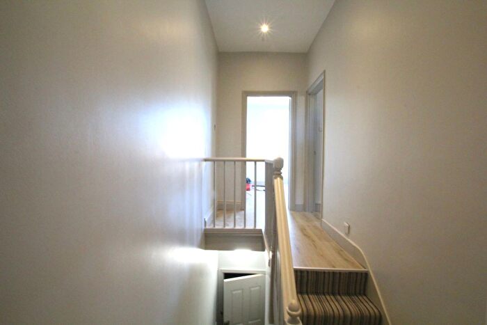 1 Bedroom Flat To Rent In Woodlands Park Road, Haringey, N15