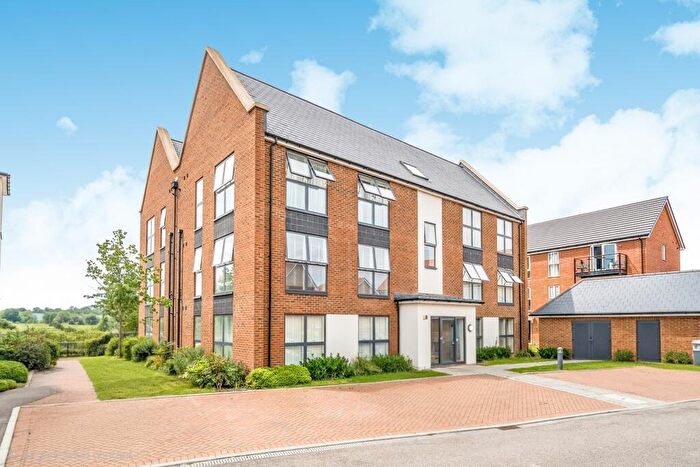 1 Bedroom Flat For Sale In Narwhal Crescent, Wouldham, Rochester, Kent, ME1