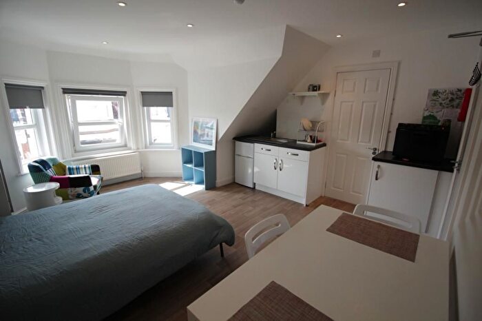 1 Bedroom Flat To Rent In Eldon Place, Westbourne, Bournemouth, BH4