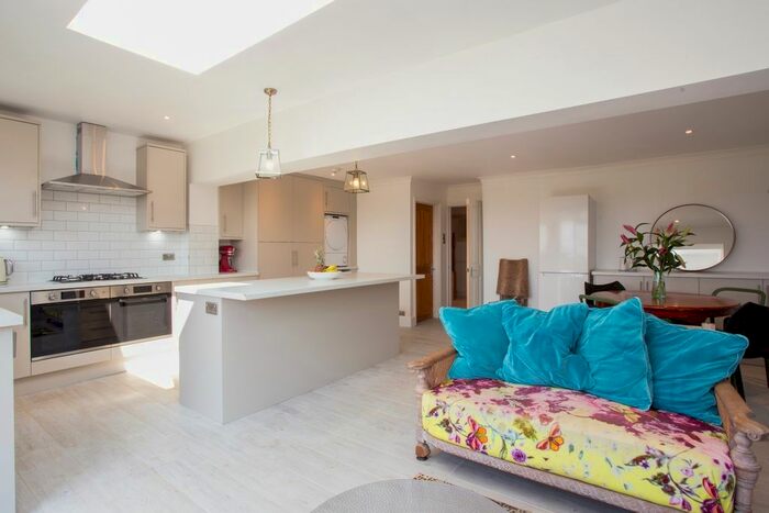 4 Bedroom Semi-Detached House To Rent In Hillfield Road, Dunton Green, Sevenoaks, TN13